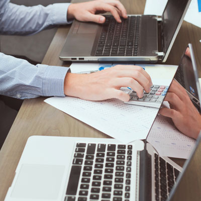Conseil en vente et location en immobilier professionnel.
